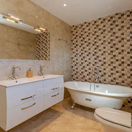 Luxury Andalucia Seaview Private Pool Close To Centre Villa Benalmádena